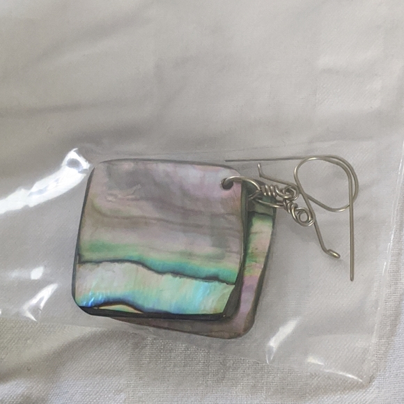 Shell earring & Necklace set - Picture 2 of 3